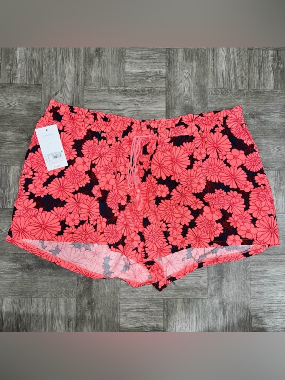 NEW Isabel Maternity Flower Shorts Size Large